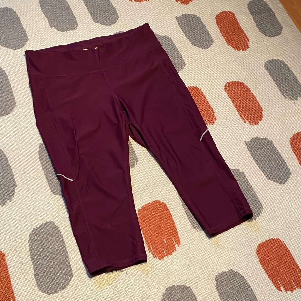 Xersion Capri length leggings